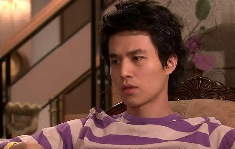 李栋旭饰薛功灿薛功灿我也知道我现在的所作所为是多么疯狂,但是只要