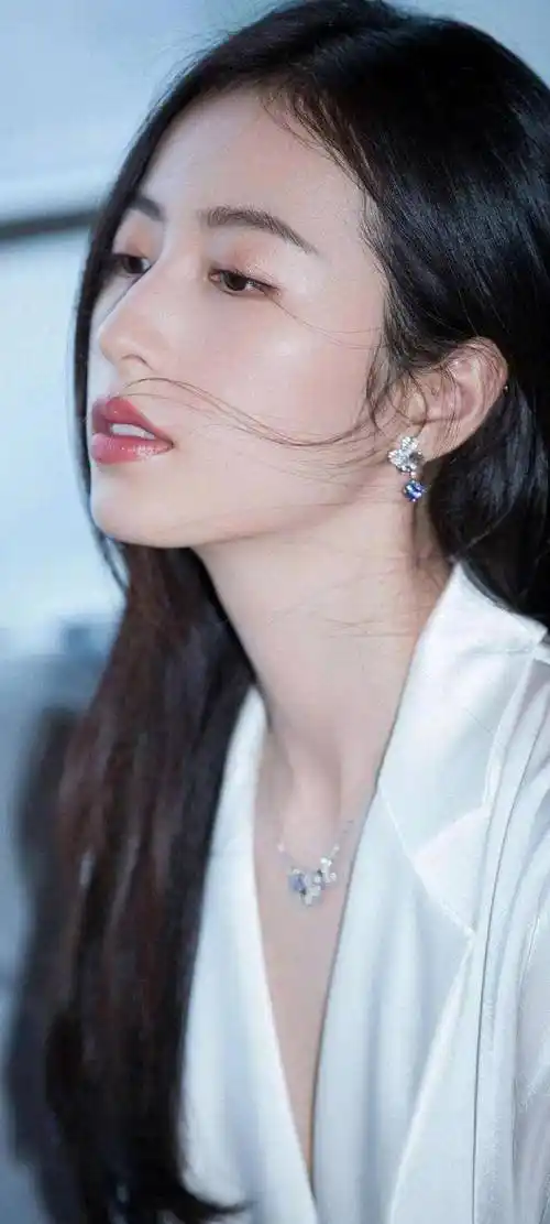 周雨彤写真壁纸