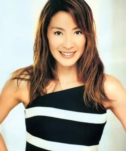 这次是寰亚电影公司的总裁钟再思.