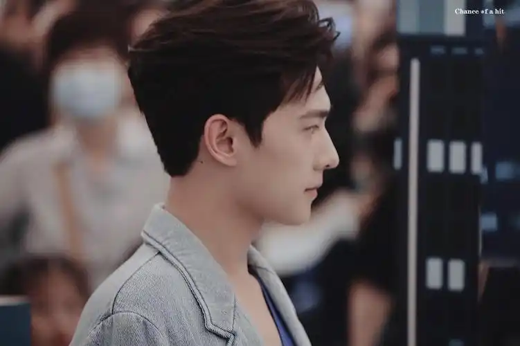 下次不要再看个侧脸看个背影就按头是杨洋了吧,很多人真的是不知道