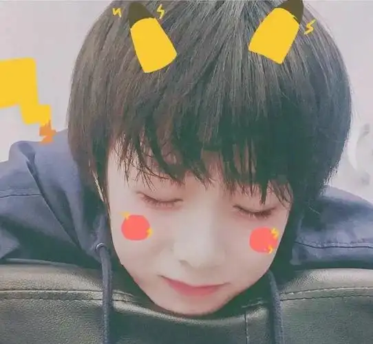 当刘耀文还是一米六的小崽崽的时候萌哭了