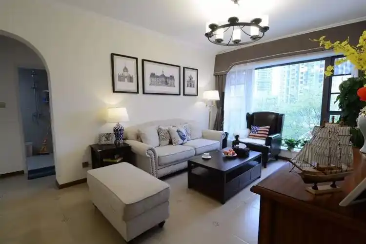 客厅不吊顶原来也可以这么好看