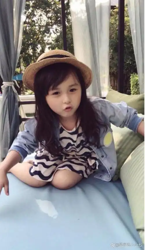 刘楚恬:2岁出道年收入达百万,长相甜美被禁止整容,现如何?