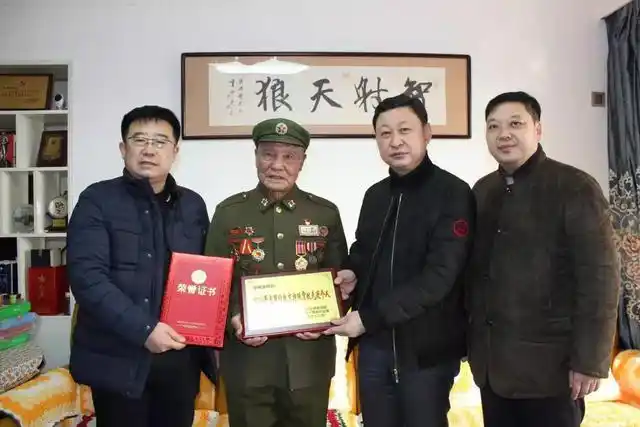 沈阳市大东区为现役军人家属军队离退休,退役官兵送新春祝福