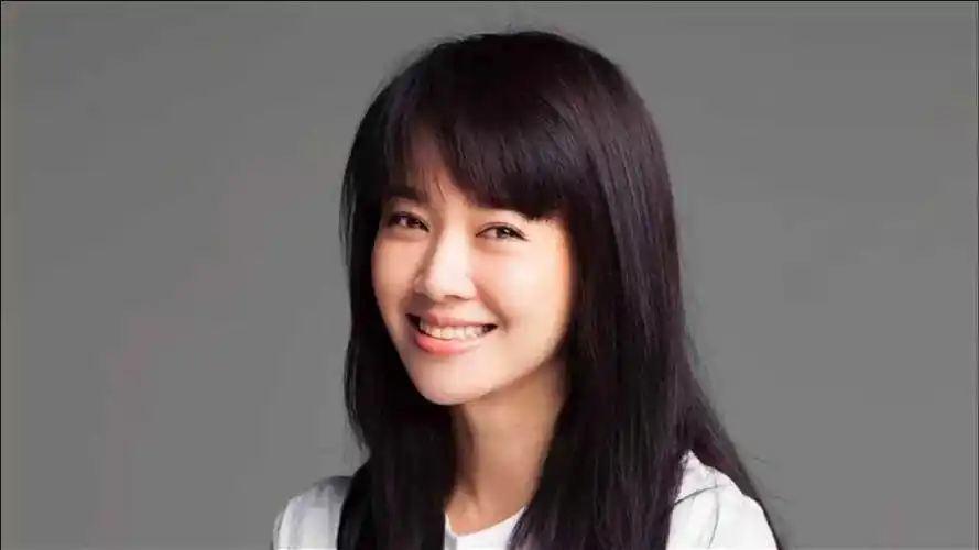 又一位明星宣布离婚左小青宣与大20岁老公离婚恩爱多年到尽头