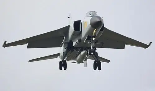 歼轰-7"飞豹"战斗轰炸机.