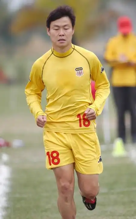 图文-青岛队前国脚姚夏顺利通过"yoyo"体能测试