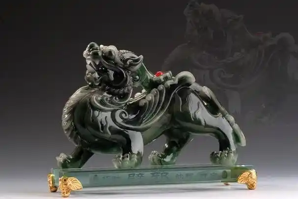 在中国传统文化中,貔貅被视为一种神兽,有着极为强大的辟邪,避邪,化煞