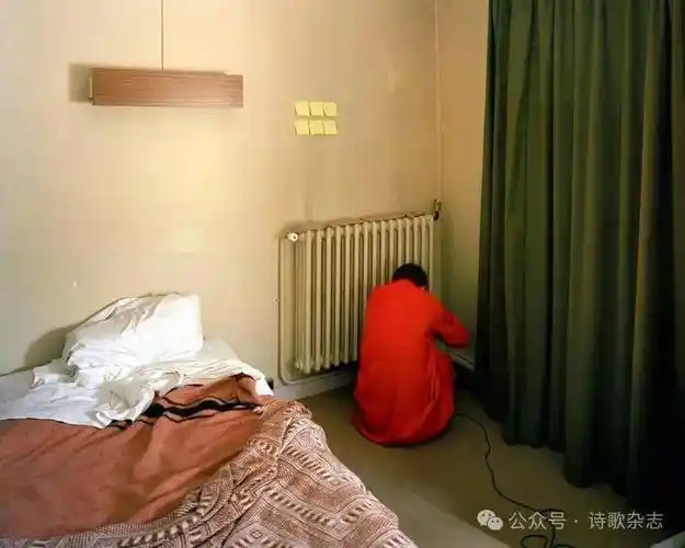 图影|女性状态·孤独比梦更为持久(92)_摄影_背影_观念