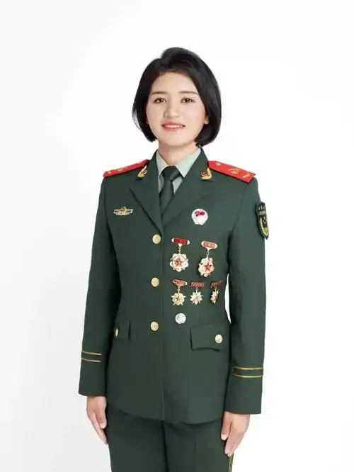 立一等功的女士官提干了