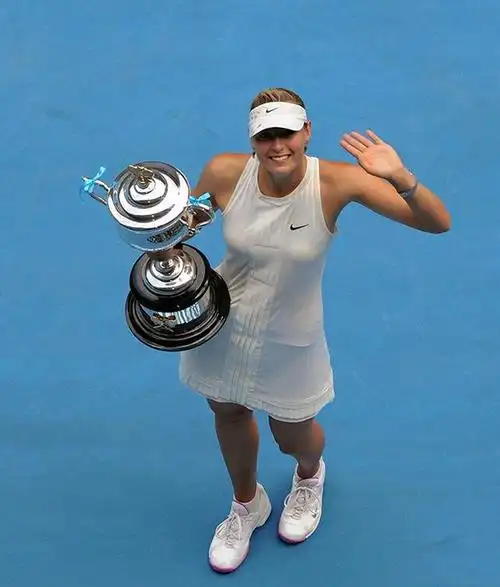 莎拉波娃宣布退役其职业生涯共获得五届网球大满贯冠军