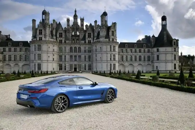 大美bmwm850ixdrivecoupe超音速蓝大片欣赏