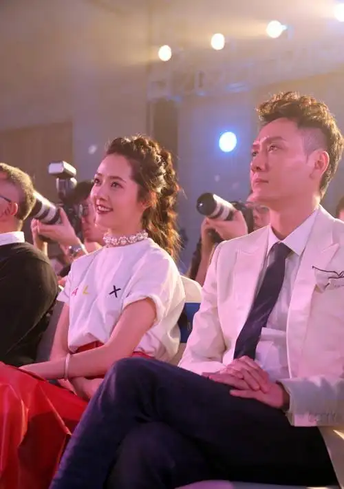 《那片星空那片海》冯绍峰郭碧婷深海探秘甜蜜爆棚