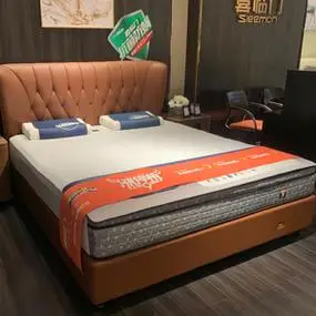 喜临门全实木松木牛皮简约现代实木结构主卧双人大床1.8米真皮床