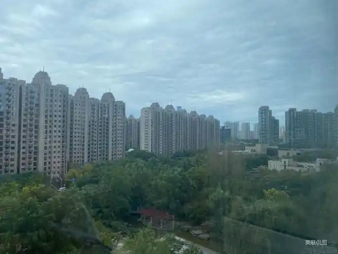 泛海国际居住区澜海园四居室把西边户南北通透采光好,泛海国际兰海园