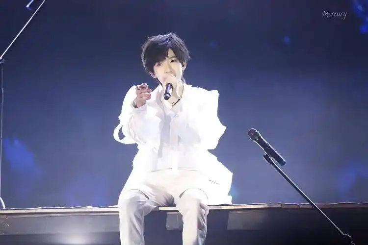 (゜-゜)つロ 干杯~-bilibili 完整版蜂鸟: 【贺峻霖】00后美少年唱