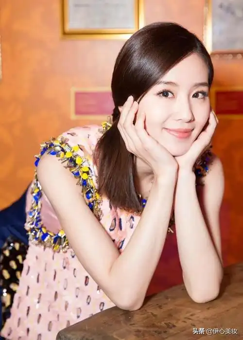 清纯甜美发型图片女(教你4款清爽又好看的发型)(7)