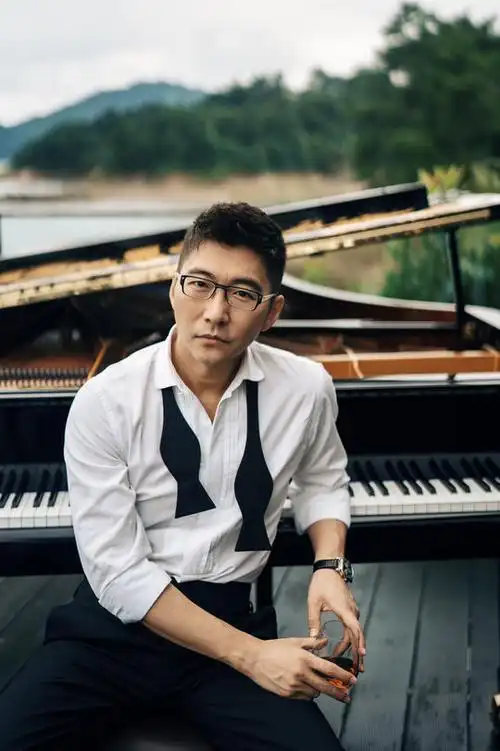 左手钢的琴右手米其林 赵胤胤:弹琴和烹饪都是创作