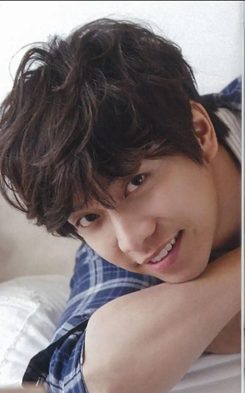 李胜基手机壁纸图片_李胜基高清手机壁纸_李胜基图片素材_美桌网