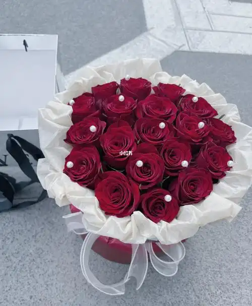 19朵红玫瑰花束