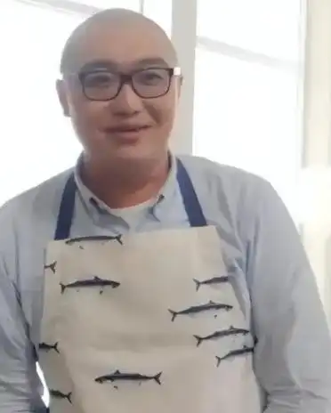 我叫丁秋星,是中国广播艺术团的一名年轻导演,接下来是我的自我介绍.