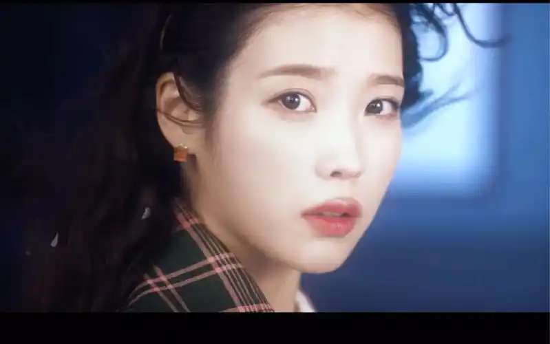 iu(李知恩)-lilac【mv】