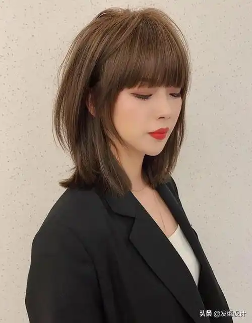 2020最洋气的减龄发型中长发中长发推荐发型