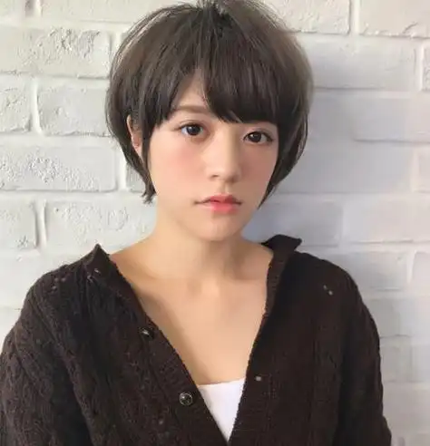 2022年流行的短发25款烫发图片