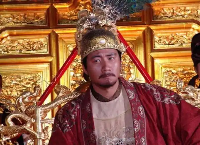 历史上最硬气的皇帝,从草根奋斗到天子,砍15万人头被百姓称赞