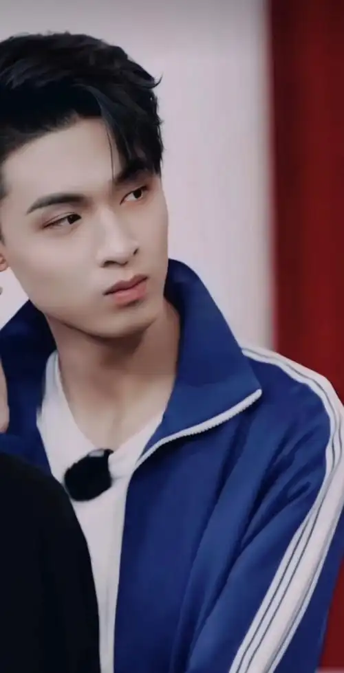 秦霄贤图源:抖音(奶秦的崽崽) cr:he_q… - 堆糖,美图壁纸兴趣社区