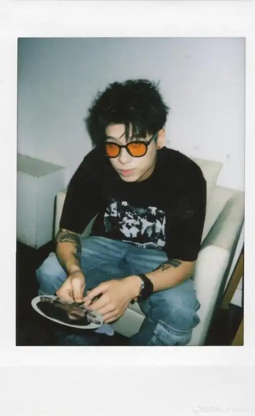 法老新浪娱乐讯 17日,说唱歌手法老发文回应近期争议,称自己没有打小