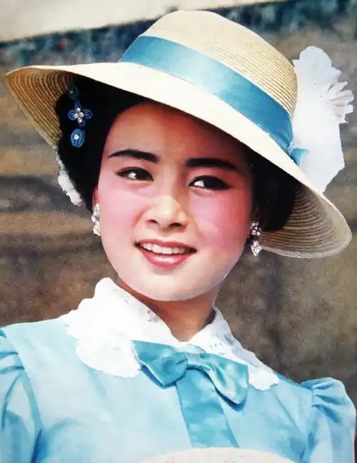 影后李秀明:21岁红遍全国,43岁卖薯片赚亿元,如今过得怎么样