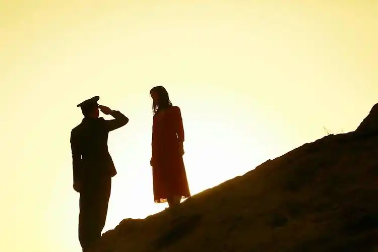 今年的国庆节,也是一位军人的结婚纪念日.