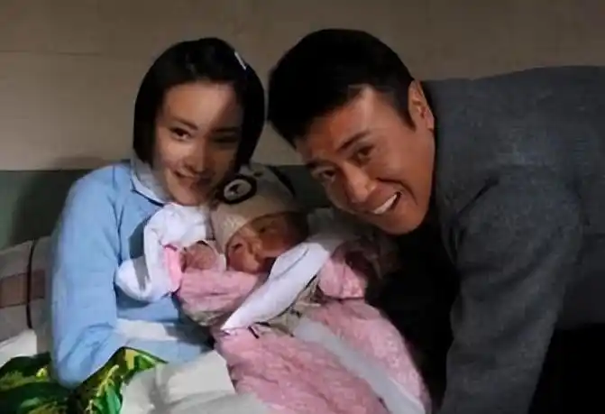 回顾演员于和伟:感激妻子在那段苦难日子里,相依相守10余年!