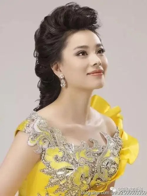 女中音钟丽燕三首最美的歌听了会上瘾