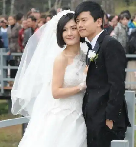 张杰和谢娜的结婚照