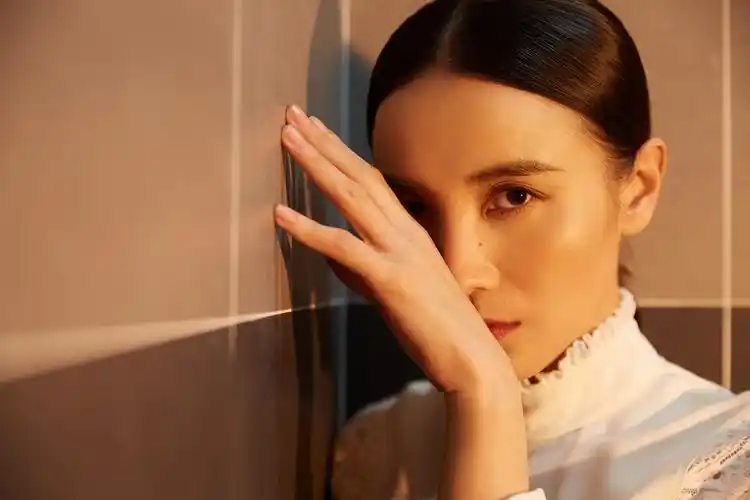 宋佳《国家宝藏》致敬历史 含泪浅唱展实力演技