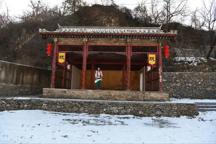 了解古村面貌,还原古村村里六十年代的普通一天.