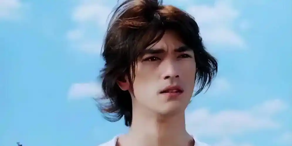 长发不是女生专利,这三个男星留起长发,非但不娘反而帅气逼人_周渝民