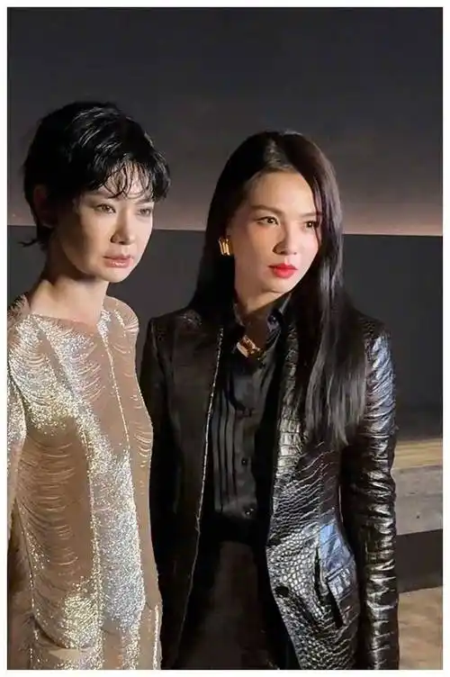 43岁宋佳,31岁钟楚曦同框,颜值不及气质的重要性,感悟真深!