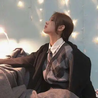 伤感侧脸 你这么爱笑一定害怕孤独吧 相关标签 唯美风景小清新唯美