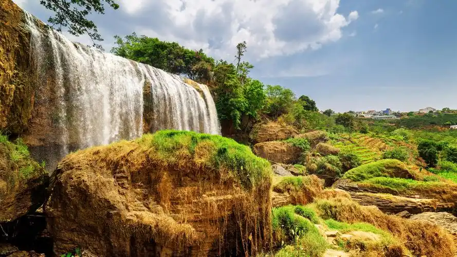 壁纸 越南,美丽的瀑布,灌木丛