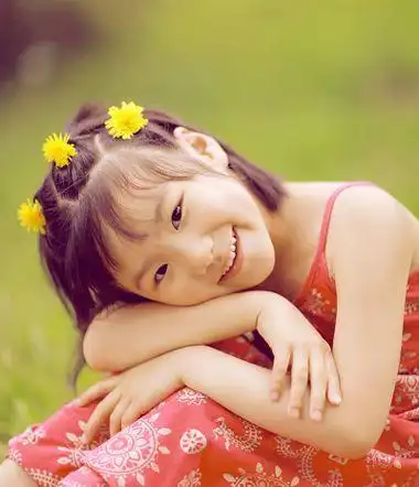 儿童蘑菇头长发公主头 扎发发型