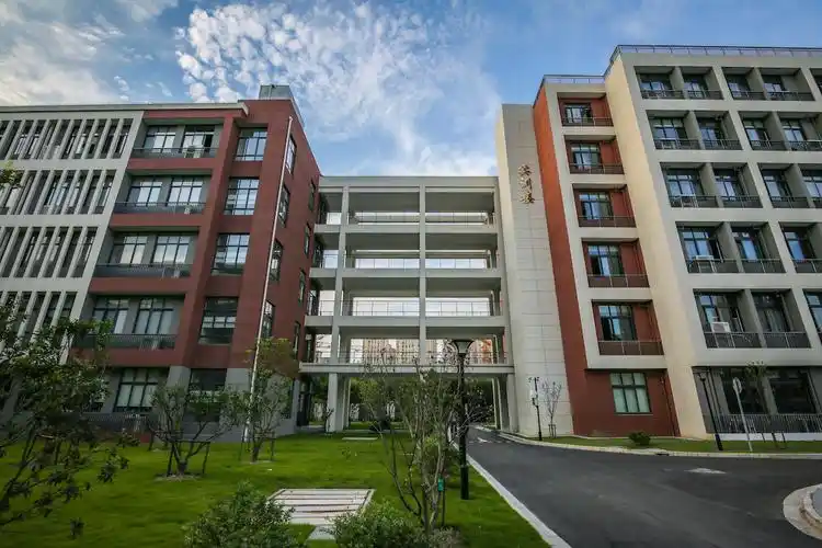 上海市西南工程学校