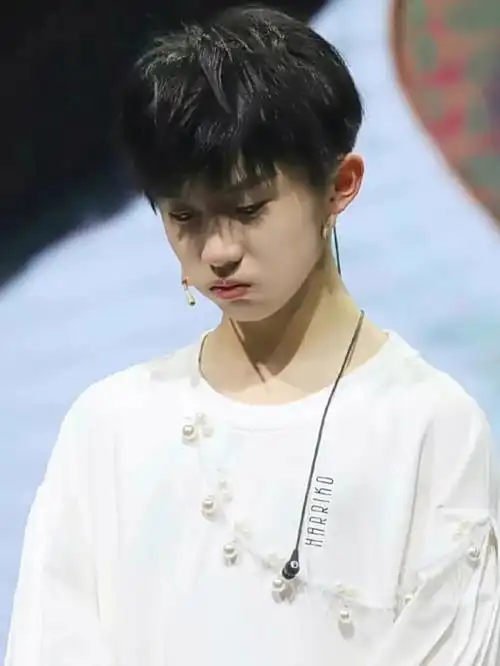 真的好喜欢哭哭包o#马嘉祺  #tnt时代少年团  #时代少年团壁纸