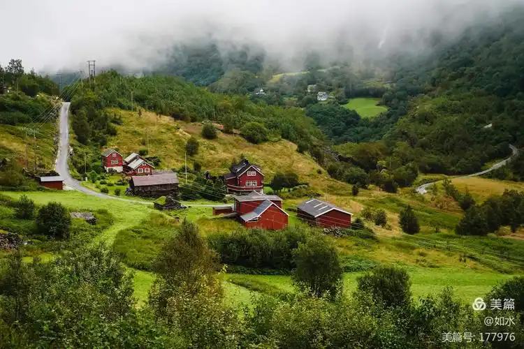 北欧掠影～第五篇:挪威弗洛姆小镇和高山小火车