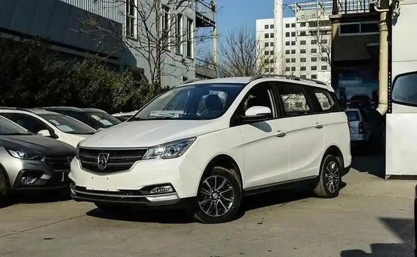 9万也能买7座车宝骏730长近4米8变速箱8档已卖百万辆