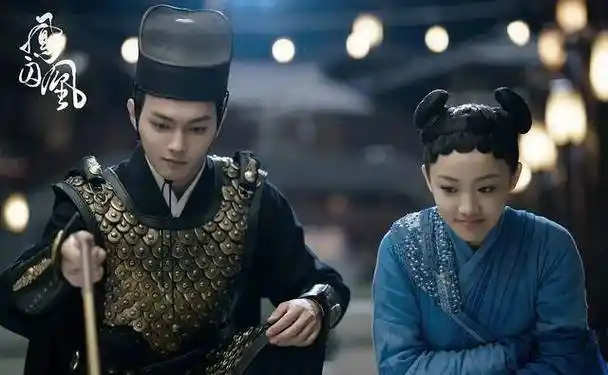 《凤囚凰》是由李慧珠执导,演员关晓彤,宋威龙,张逸杰,白鹿,吴谨言,吴