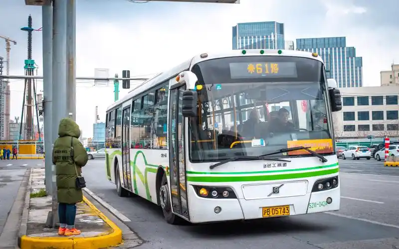 shanghaivolvobusswb6120v6b7rs2m042azfecomat5hp