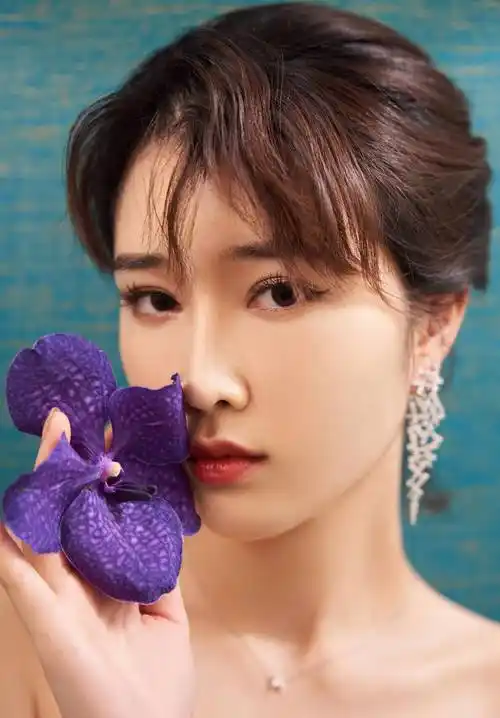 演员刘之冰,明星继女出嫁那天泪洒婚礼现场,她就是我亲女儿_茹萍_奚望